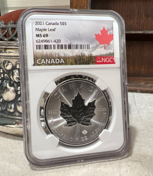 👑👑Queen’s Anniversary🍁2021-2024-Royal Canadian Mint Queen’s Maple Leaf Silver Dollar